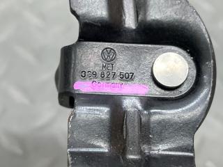 Петля замка багажника VOLKSWAGEN PASSAT B7(365) CAX 3C9827507 4 ракурс