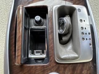 Бардачок между сиденьями NISSAN FUGA Y51 P13971B34000 3 ракурс
