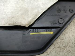 Накладка на стойку кузова правая передняя HONDA JADE FR4 LEB 83111-T4R 3 ракурс