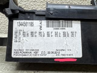 Блок предохранителей VOLKSWAGEN TOURAN 1T3 CTH 1T2971650 3 ракурс