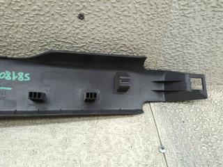 Накладка на порог левая задняя VOLKSWAGEN TOURAN 1T3 CTH 1T0853371 5 ракурс Накладка на порог левая задняя VOLKSWAGEN TOURAN 1T3 CTH 1T0853371 5 ракурс