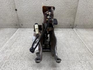 Педаль тормоза TOYOTA VOXY ZRR80 3ZR-FAE 2 ракурс
