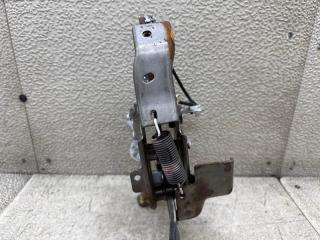 Педаль тормоза TOYOTA VOXY ZRR80 3ZR-FAE 5 ракурс