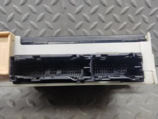 Блок предохранителей TOYOTA VOXY ZRR80 3ZR-FAE 89221-28340 4 ракурс