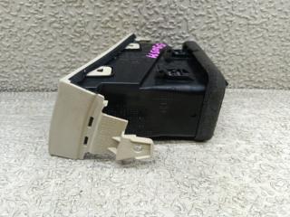 Дуйки правые NISSAN FUGA Y51 VQ25HR 687601MA0A 2 ракурс