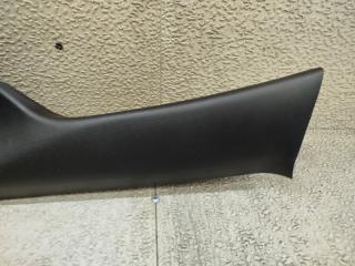 Накладка на стойку кузова правая передняя TOYOTA VOXY ZRR80 3ZR-FAE 62220-28220 2 ракурс Накладка на стойку кузова правая передняя TOYOTA VOXY ZRR80 3ZR-FAE 62220-28220 2 ракурс
