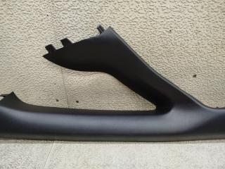 Накладка на стойку кузова правая передняя TOYOTA VOXY ZRR80 3ZR-FAE 62220-28220 3 ракурс Накладка на стойку кузова правая передняя TOYOTA VOXY ZRR80 3ZR-FAE 62220-28220 3 ракурс