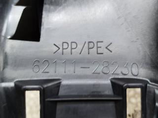 Пластик салона правый передний TOYOTA VOXY ZRR80 3ZR-FAE 62111-28230 3 ракурс