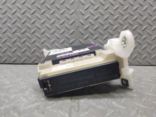 Блок предохранителей TOYOTA PRIUS ZVW50 2ZR-FXE 89021-47451 4 ракурс