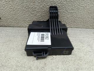 Блок управления климат-контролем TOYOTA VOXY ZWR80 2ZR-FXE 88650-28C00 2 ракурс