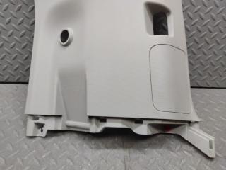 Накладка на стойку кузова левая задняя TOYOTA VOXY ZWR80 2ZR-FXE 62480-28070 3 ракурс Накладка на стойку кузова левая задняя TOYOTA VOXY ZWR80 2ZR-FXE 62480-28070 3 ракурс