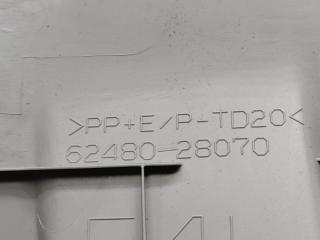 Накладка на стойку кузова левая задняя TOYOTA VOXY ZWR80 2ZR-FXE 62480-28070 5 ракурс