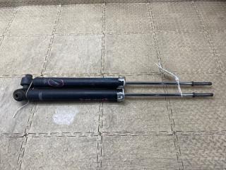 Амортизатор задний TOYOTA PRIUS ZVW30 2ZR-FXE 48530-47070 1 ракурс