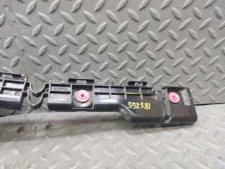 Крепеж бампера правый задний TOYOTA VOXY ZWR80 2ZR-FXE 52575-28020 3 ракурс