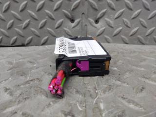 Блок предохранителей AUDI TT 8J3 BUB 4F1941824 3 ракурс Блок предохранителей AUDI TT 8J3 BUB 4F1941824 3 ракурс