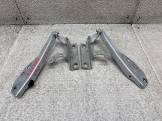 Фото запчасти петля капота VOLVO V50 контрактная запчасть Запчасть петля капота VOLVO V50