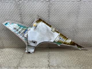 Накладка на стойку кузова левая задняя TOYOTA SAI AZK10 2AZ-FXE 62472-75010 4 ракурс Накладка на стойку кузова левая задняя TOYOTA SAI AZK10 2AZ-FXE 62472-75010 4 ракурс