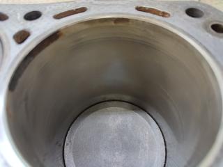 Блок двигателя NISSAN LARGO NW30 KA24DE 120977U 4 ракурс