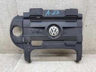 Пластиковая крышка на двс VOLKSWAGEN TOURAN 2011