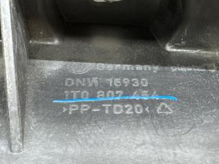 Крепеж бампера правый задний VOLKSWAGEN TOURAN 1T3 CAVB 1T0807454 4 ракурс