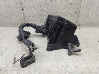 Блок предохранителей TOYOTA SAI AZK10 2AZ-FXE 9903XA1 2 ракурс