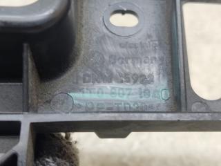 Крепеж бампера правый передний VOLKSWAGEN TOURAN 1T3 CAVB 1T0807184 4 ракурс
