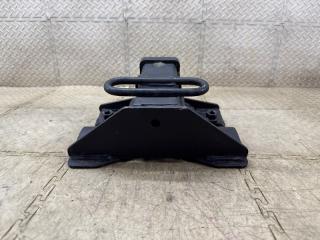 Фаркоп TOYOTA TUNDRA UCK30 2UZ-FE 4 ракурс Фаркоп TOYOTA TUNDRA UCK30 2UZ-FE 4 ракурс