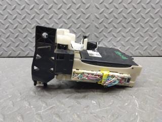 Блок предохранителей TOYOTA SAI AZK10 2AZ-FXE 89221-75010 3 ракурс