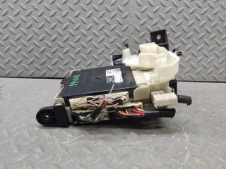 Блок предохранителей TOYOTA SAI AZK10 2AZ-FXE 89221-75010 5 ракурс