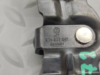 Петля замка багажника VOLKSWAGEN PASSAT B7 (365) CAX 3C9827507 4 ракурс