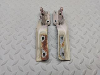 Петля капота SUZUKI MR WAGON MF21S 1 ракурс Петля капота SUZUKI MR WAGON MF21S 1 ракурс