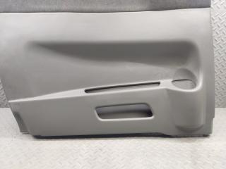 Обшивка дверей левая задняя TOYOTA NOAH AZR60 1AZ-FSE 67722-XIAW 3 ракурс