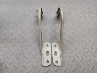 Петля капота SUZUKI MR WAGON MF22S 1 ракурс Петля капота SUZUKI MR WAGON MF22S 1 ракурс