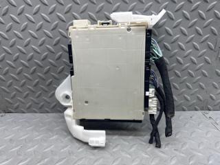 Блок предохранителей TOYOTA CAMRY AXVH70 A25A-FXS 89221-33D71 3 ракурс