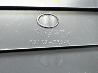 Пластик салона левый передний TOYOTA CAMRY AXVH70 A25A-FXS 62102-33240 3 ракурс