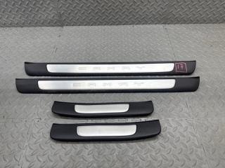 Накладка на порог TOYOTA CAMRY AXVH70 A25A-FXS 67911-33090 1 ракурс