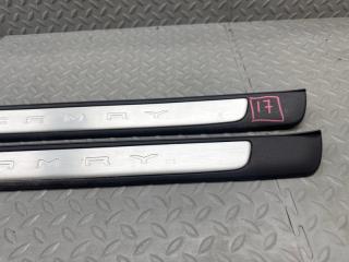 Накладка на порог TOYOTA CAMRY AXVH70 A25A-FXS 67911-33090 4 ракурс