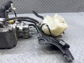 Главный тормозной цилиндр TOYOTA PRIUS ZVW30 2ZR-FXE 47210-47330 3 ракурс