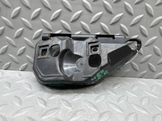 Запчасть крепеж бампера передний правый VOLVO V50