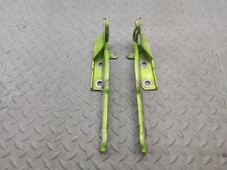 Петля капота VOLKSWAGEN SCIROCCO 137 CAW 1K8823301D, 1K8823302D 1 ракурс