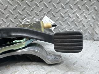 Педаль ручника MERCEDES-BENZ C-CLASS W204 A2044201284 4 ракурс Педаль ручника MERCEDES-BENZ C-CLASS W204 A2044201284 4 ракурс