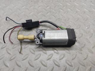 Мотор рулевой колонки MERCEDES-BENZ C-CLASS W204 A2205400288 2 ракурс