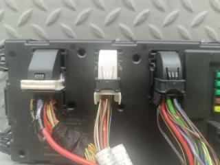 Блок предохранителей BMW 3-SERIES F31 N47D20C 6135932970001 2 ракурс