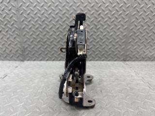 Педаль ручника TOYOTA NOAH ZRR80 3ZR-FAE 5 ракурс Педаль ручника TOYOTA NOAH ZRR80 3ZR-FAE 5 ракурс