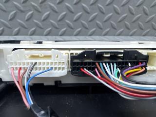 Блок управления климат-контролем TOYOTA NOAH ZRR80 3ZR-FAE 88650-28A53 4 ракурс
