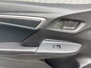 Обшивка дверей левая передняя HONDA FIT GK3 L13B VTEC 83550-T5A-J010 3 ракурс