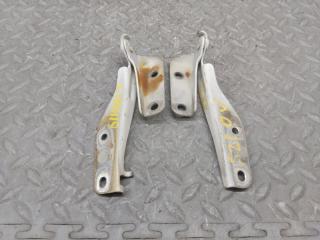 Петля капота DAIHATSU HIJET S210V EF 1 ракурс Петля капота DAIHATSU HIJET S210V EF 1 ракурс