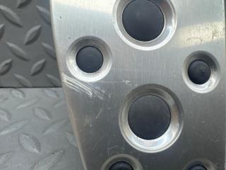 Накладка на педаль SUBARU LEVORG VM4 FB16ESZH9A 3 ракурс Накладка на педаль SUBARU LEVORG VM4 FB16ESZH9A 3 ракурс