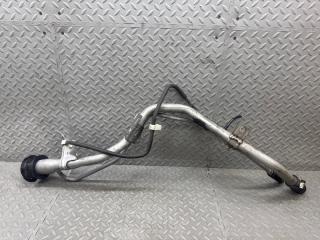 Горловина топливного бака SUBARU OUTBACK BS9 FB25ASYHAA 2 ракурс Горловина топливного бака SUBARU OUTBACK BS9 FB25ASYHAA 2 ракурс