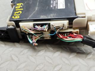 Блок предохранителей TOYOTA SAI AZK10 2AZ-FXE 89221-75010 4 ракурс